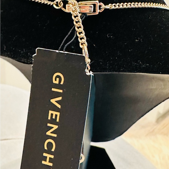 Lady In Red - Picture 4 of 4